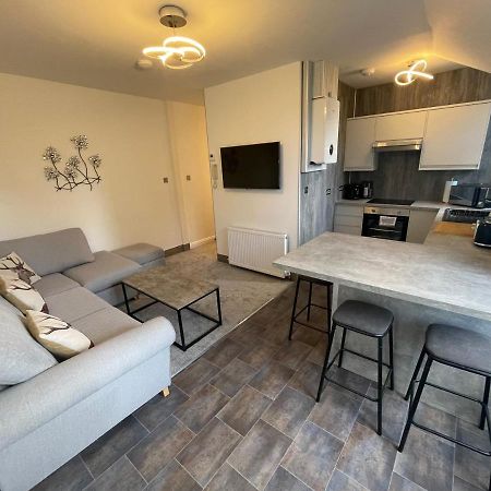 Crown Aros Beag, Ultra City Central 2 Bedroom Apartment With Free Parking Onsite Ίνβερνες Εξωτερικό φωτογραφία